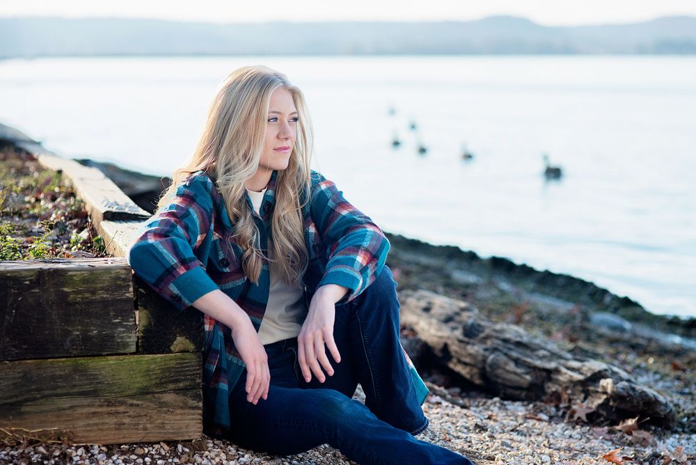 High school senior portrait Guntersville lake