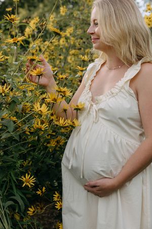 Maternity Session, Photographer Near Me, Quinte West, Prince Edward County Photographer, Maternity Photographer, Belleville Photographer