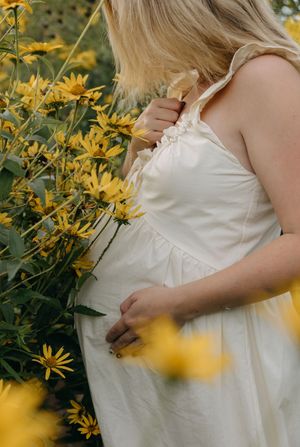 Maternity Session, Photographer Near Me, Quinte West, Prince Edward County Photographer, Maternity Photographer, Travel Photographer