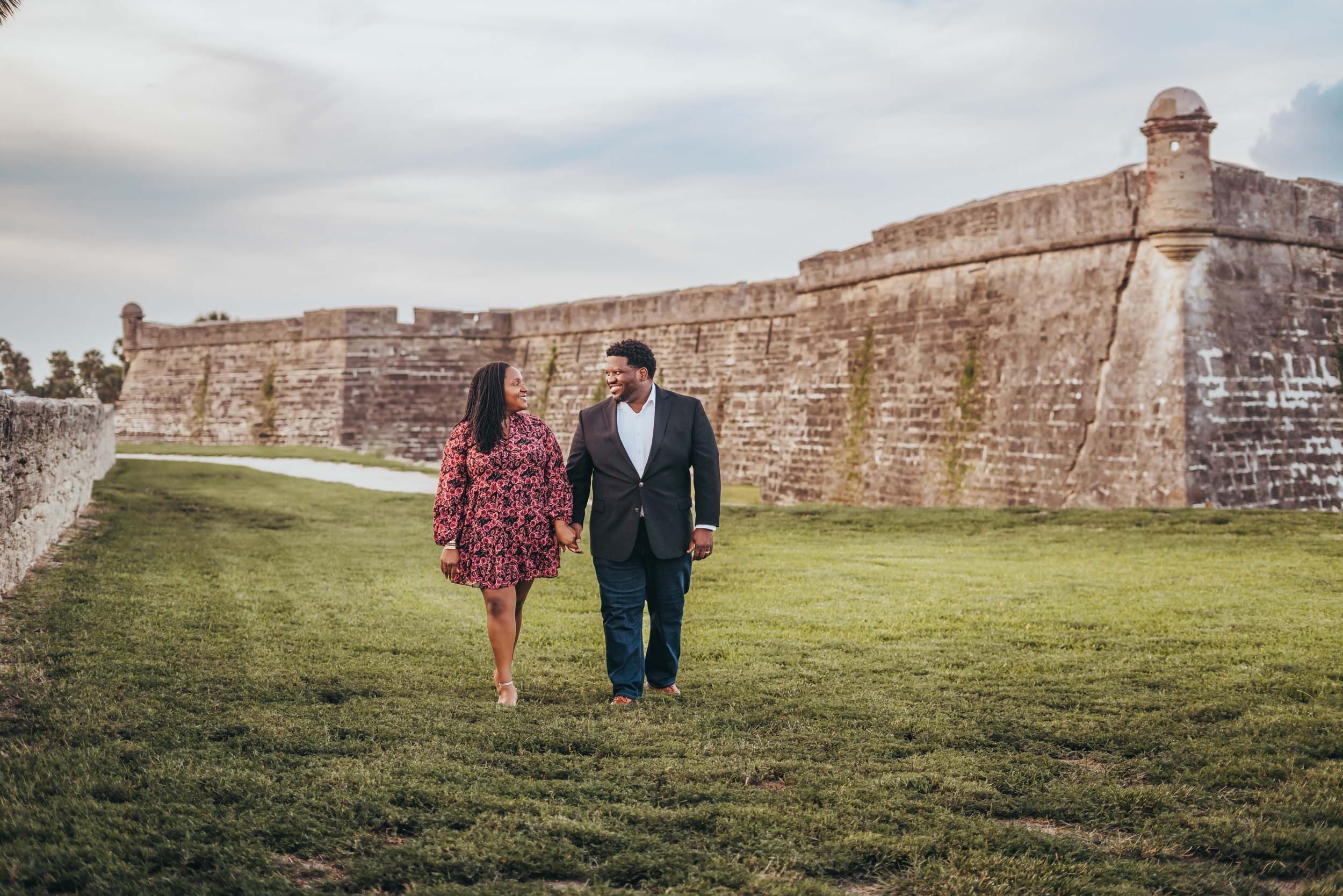 couple engagement photography at Castillo de San Marcos National Park in Saint Augustine