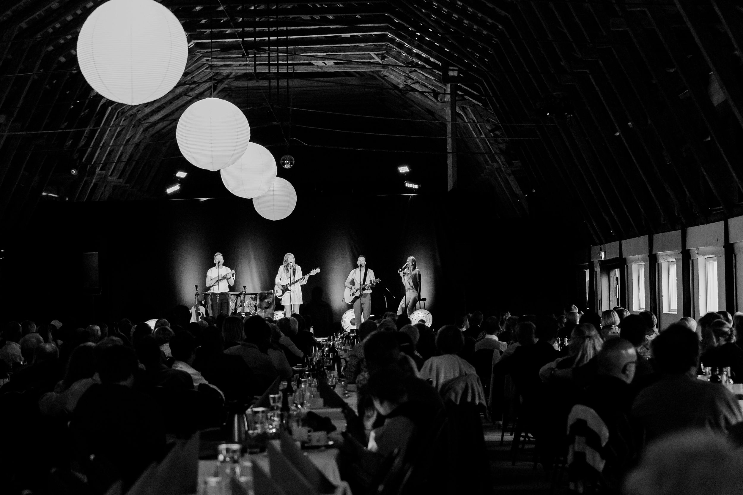 Husby Säteri Söderköping med Peter Johansson, Bruno Mitsogiannis och Matilda Grün. Fotograf Rebecca Nordin.