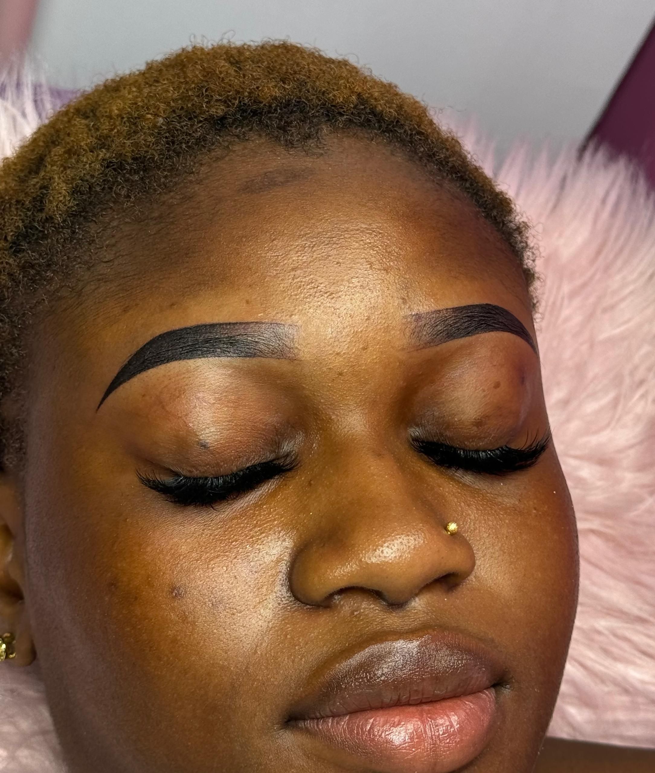 Good brows made by the best and number one beauty studio in Warri.
Cozy atmosphere
EloAge
