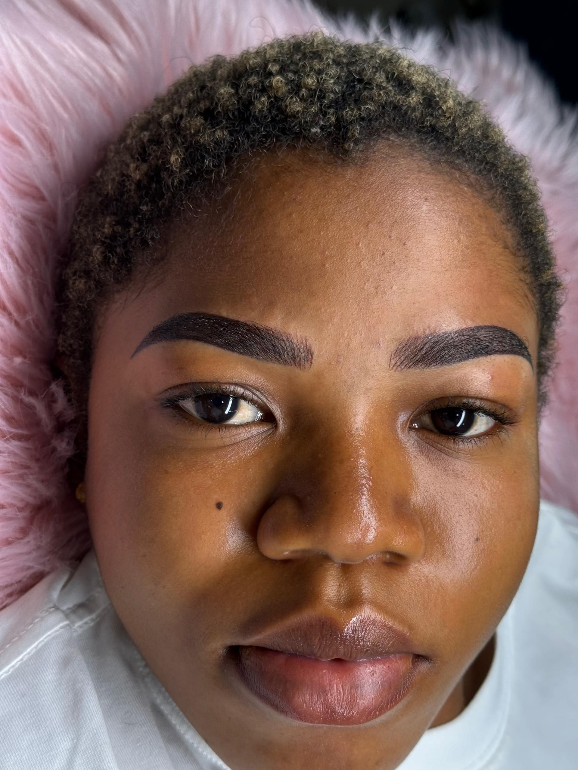 Good brows made by the best and number one beauty studio in Warri.
Cozy atmosphere
EloAge