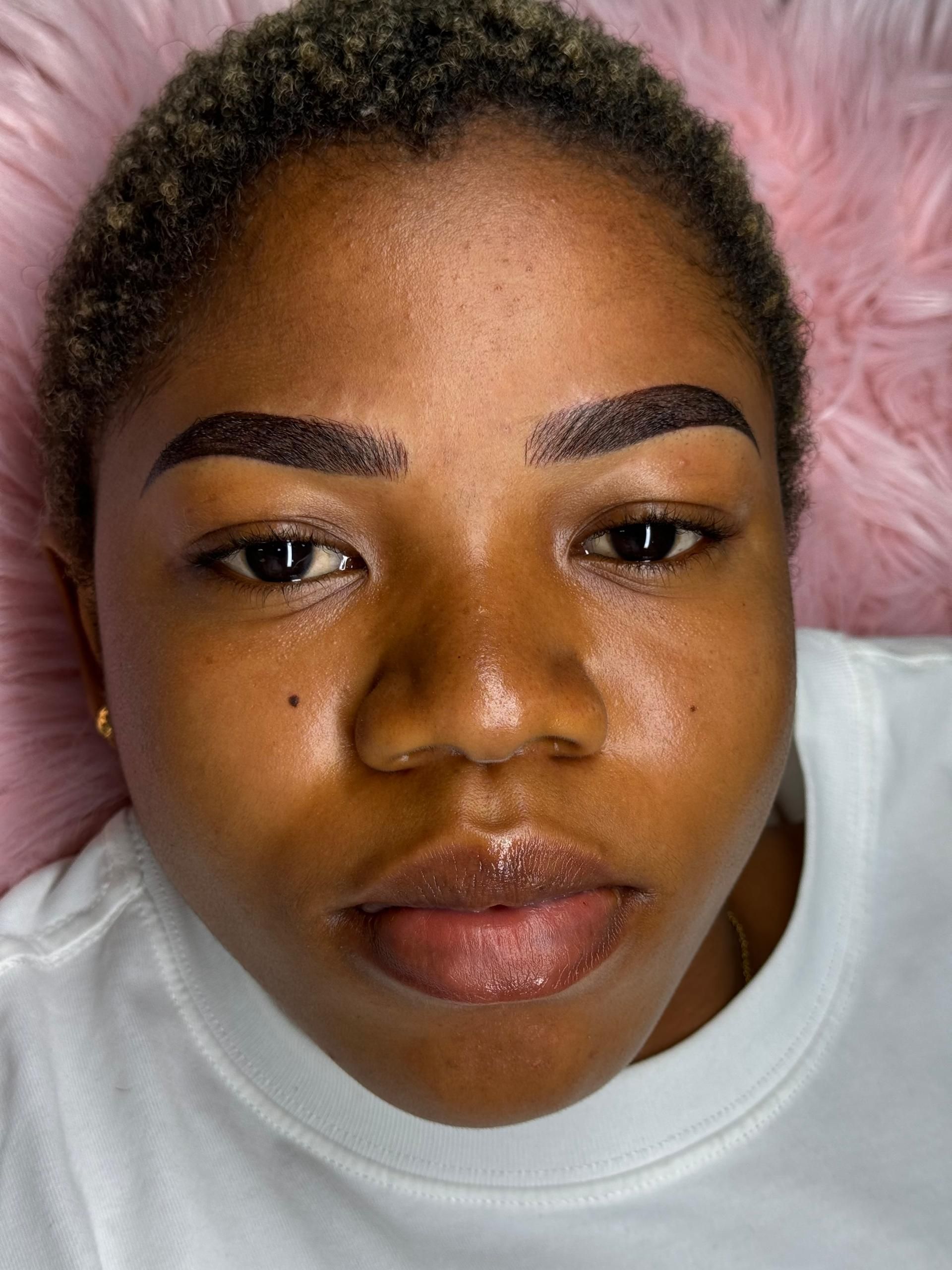 Good brows made by the best and number one beauty studio in Warri.
Cozy atmosphere
EloAge