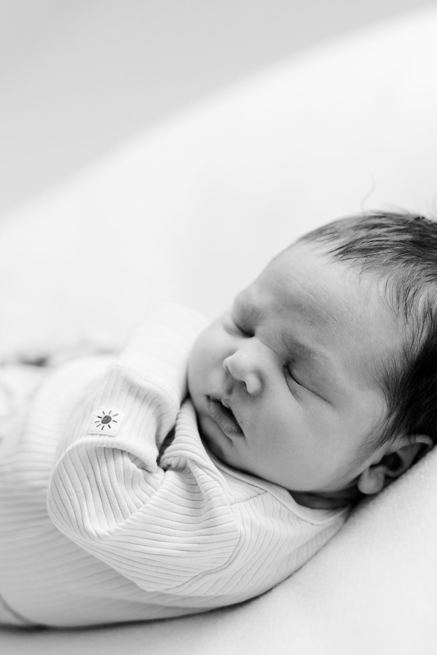 Newbornkuvaus, valokuvaaja Ulvila.