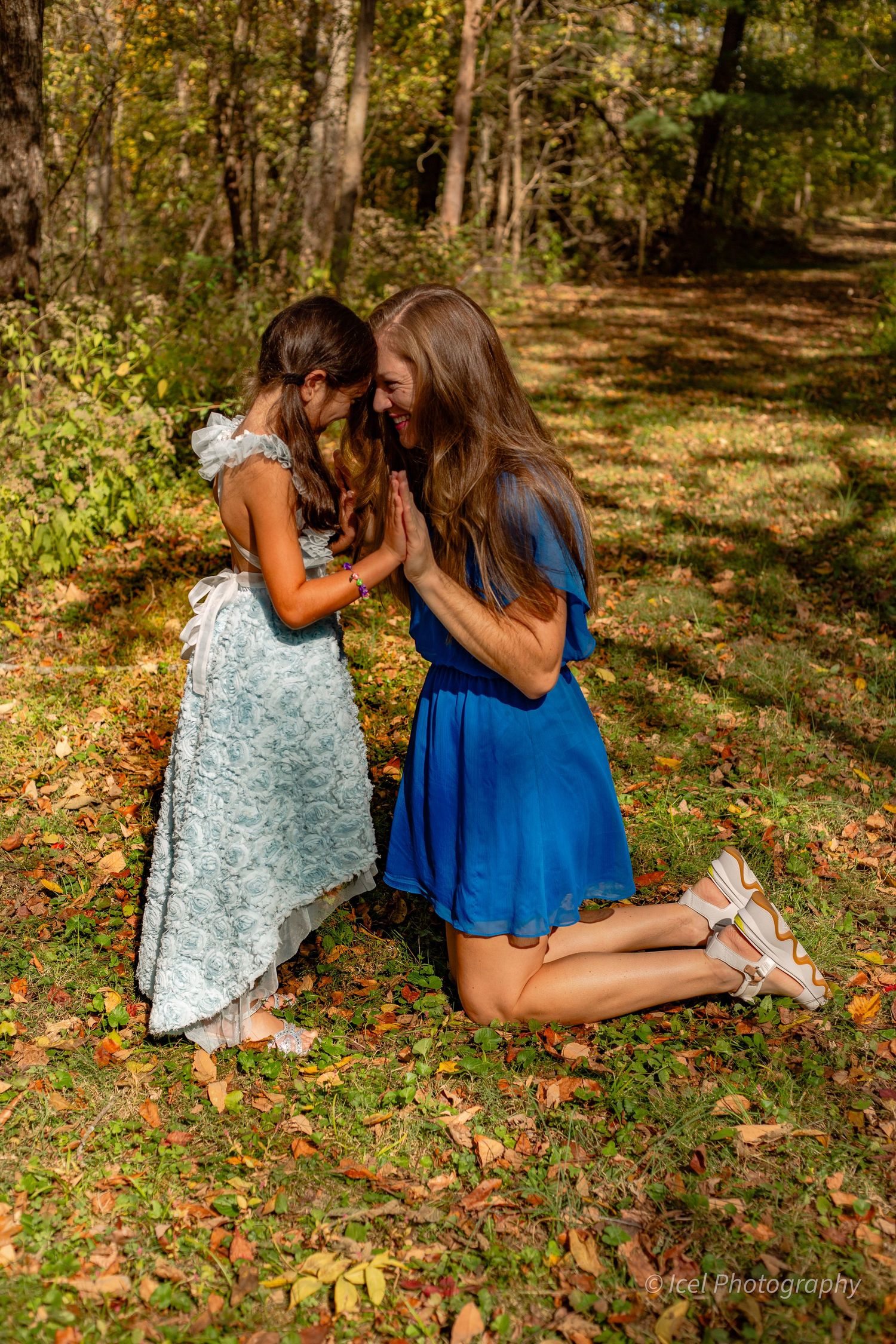 mommy and me photo in beautiful indiana park