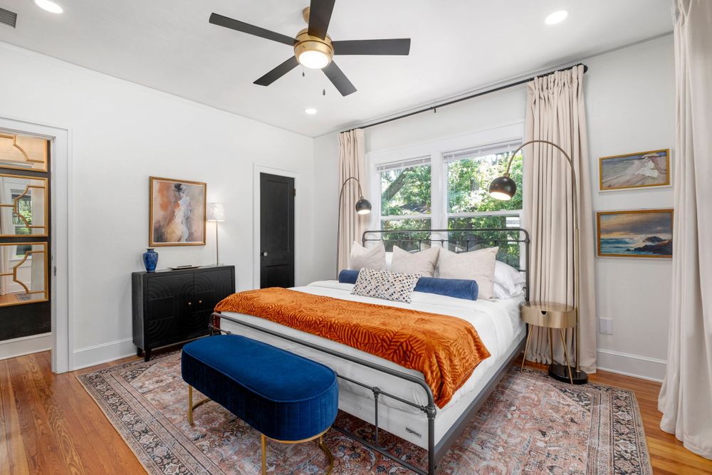 Real estate photograph of the primary bedroom in an Air Bnb in Gainesville Fl, within walking distance to UF.