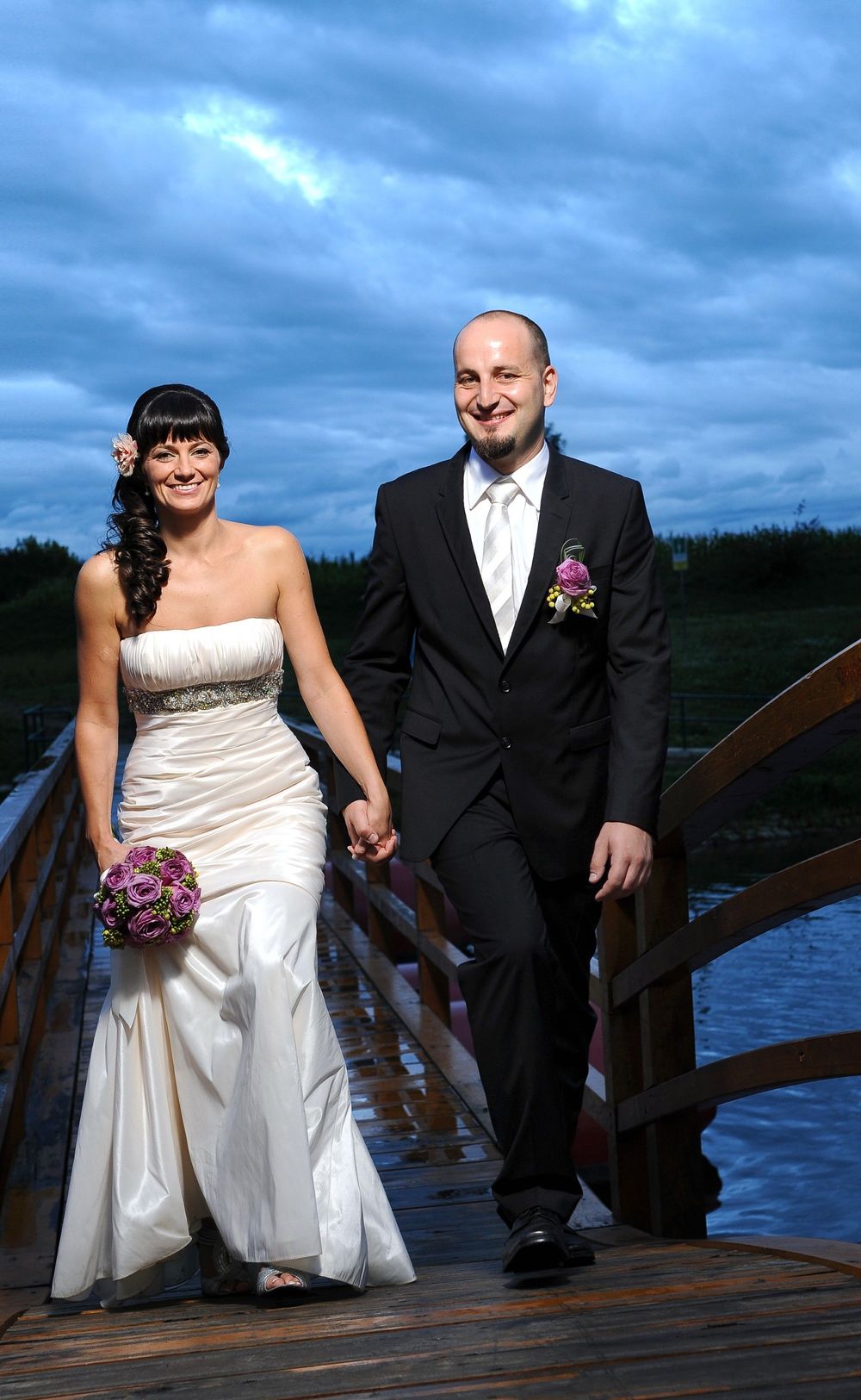 Fotografiranje poroke na mostu – profesionalna poročna fotografija Posavje.