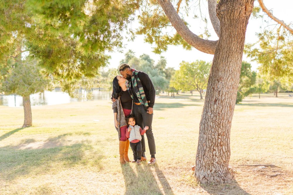 Family Session at Granada Park in Phoenix, Arizona by Jen Lynn Studios.