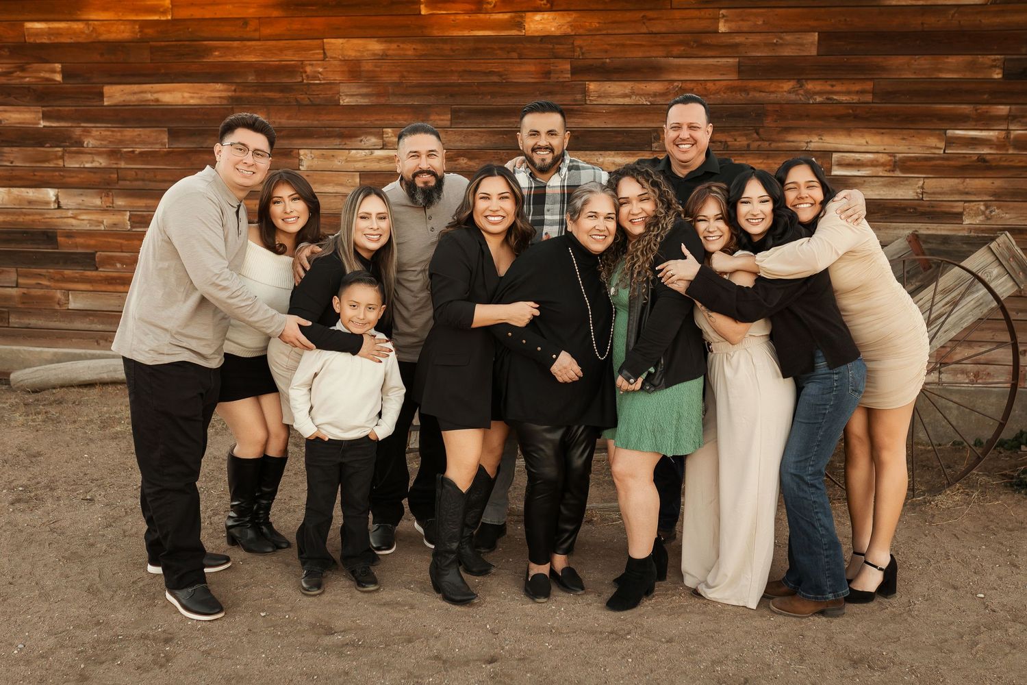 Rustic barn family photo session extended family photos Oak Hills CA southern California photographer