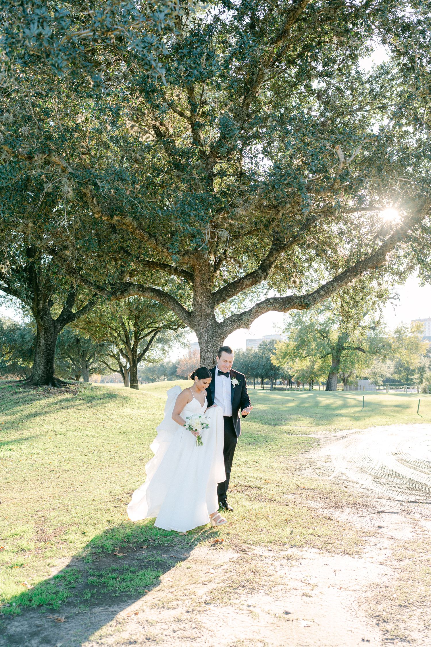 Annie Strever Editorial Wedding Photography Laguna Gloria The Contemporary Austin Texas Couple Golf Course Country Club