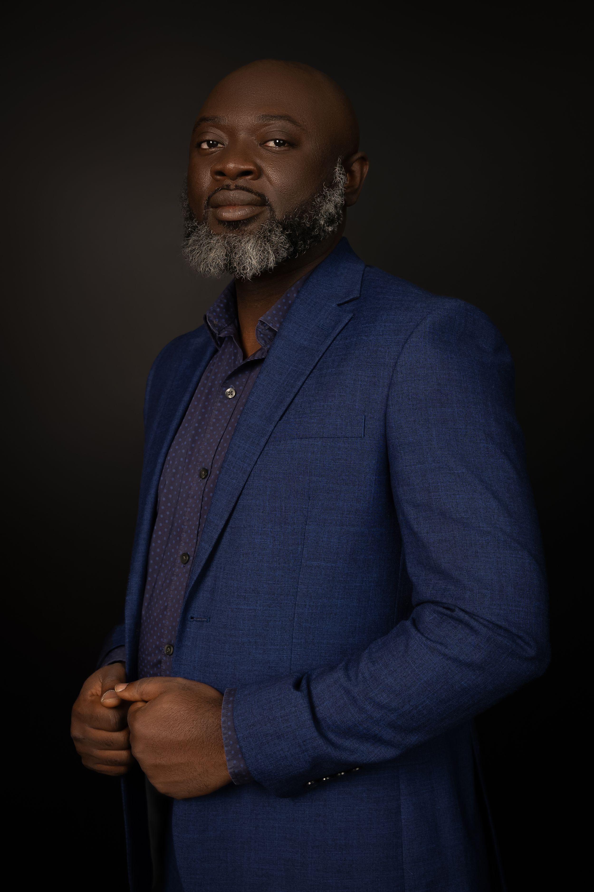 Personal branding photoshoot  in blue d&g suit vanessa charlotte photograhy studio