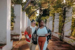 Intimate engagement photoshoot in Barcelona gardens