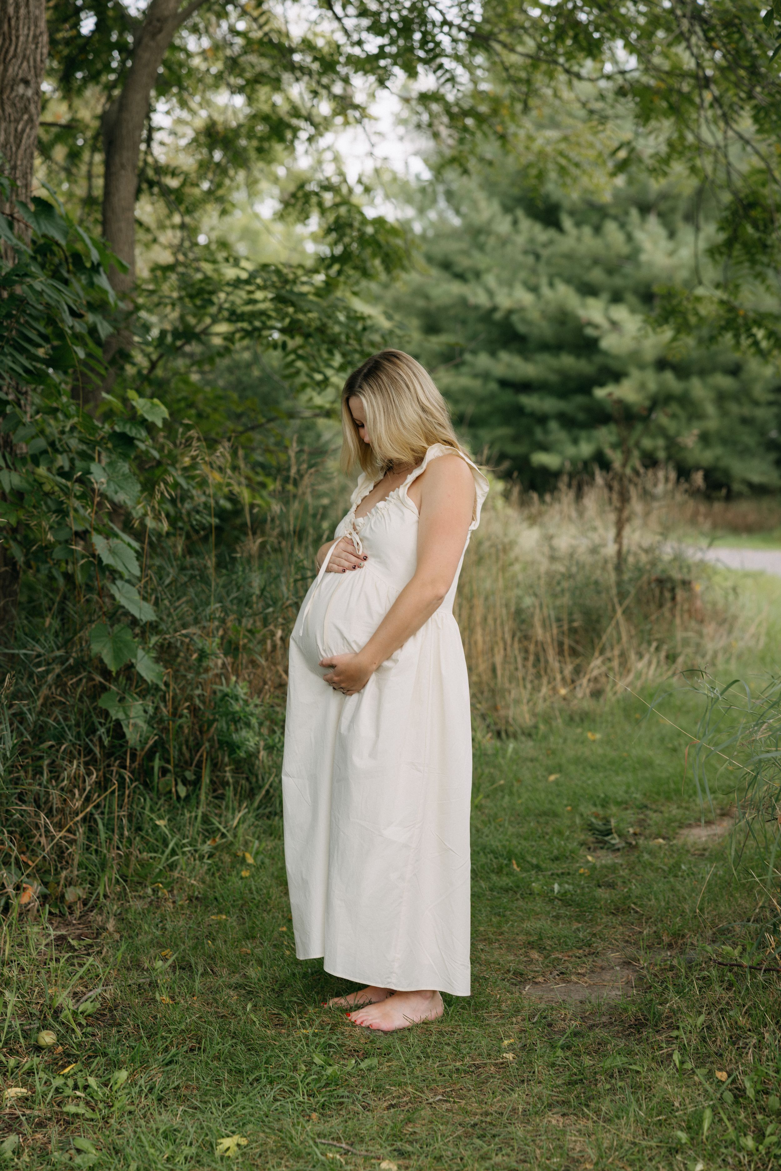 Photographer near me, Prince Edward County, Maternity Photoshoot, Pregnancy Announcement, French Bulldog, Maternity Photographer