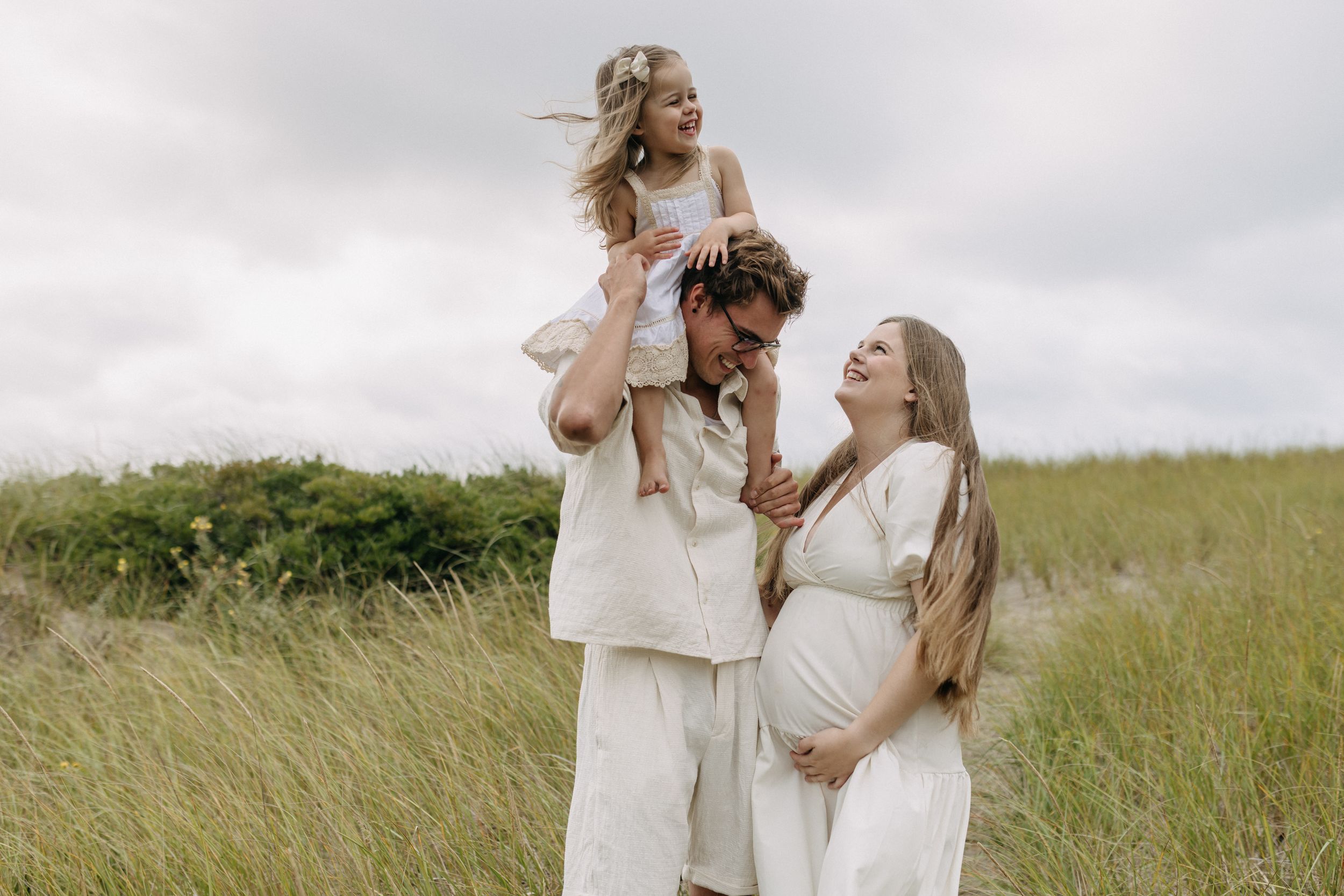 Photographer Near Me, Rainbow Haven Beach, Nova Scotia, Maternity Photoshoot, Family session, Maternity Photographer, Family Photographer