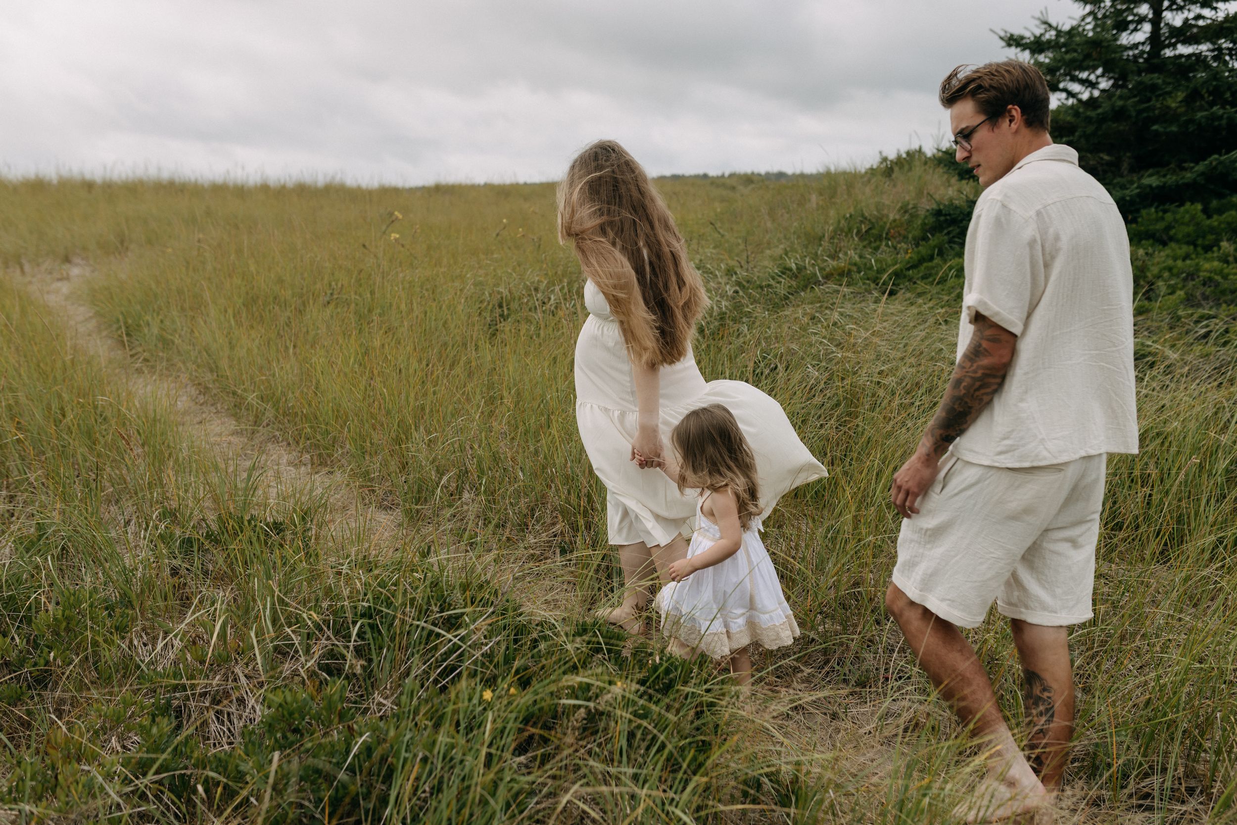 Photographer Near Me, Rainbow Haven Beach, Nova Scotia, Maternity Photoshoot, Family session, Maternity Photographer, Family Photographer