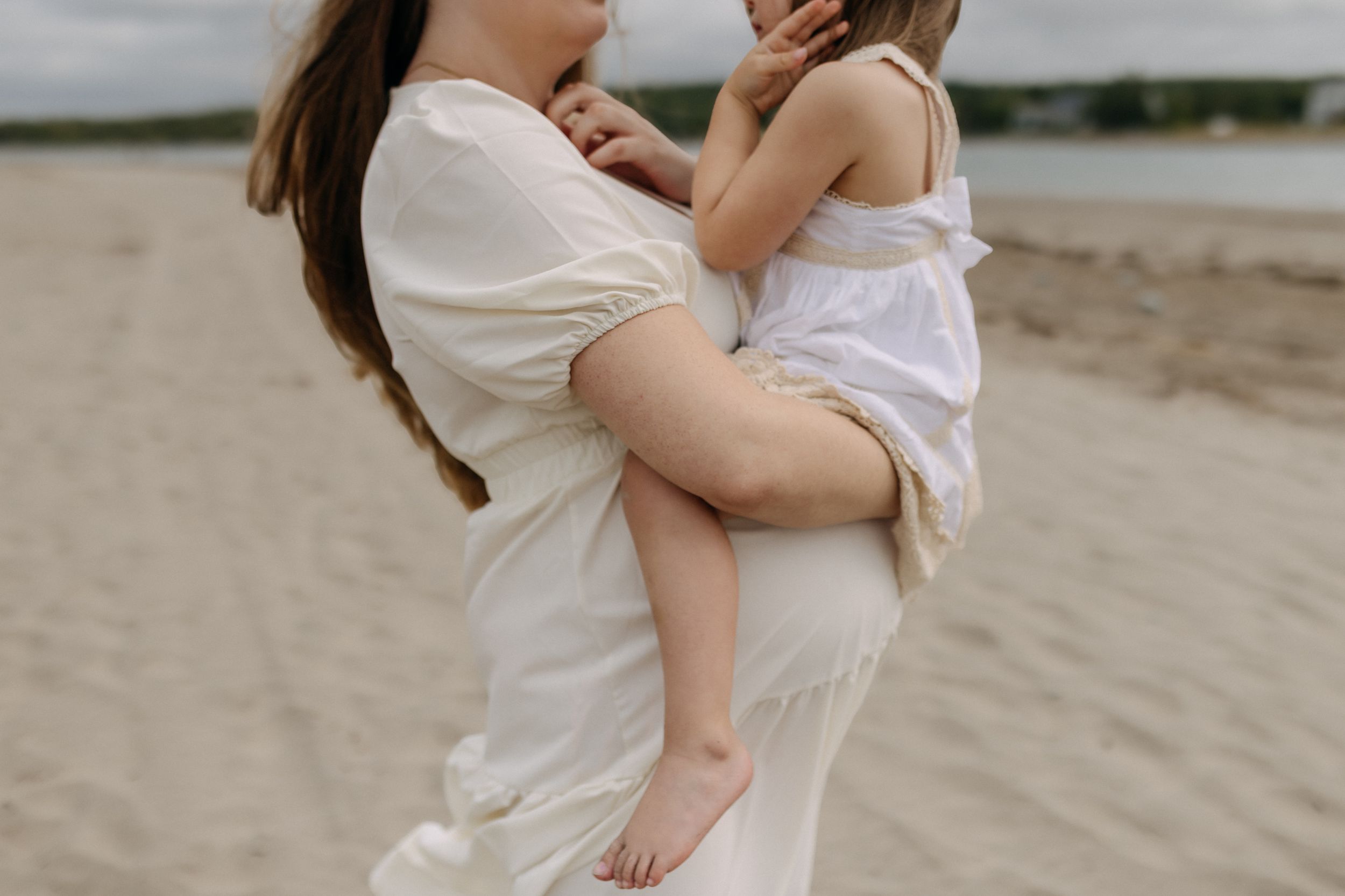 Photographer Near Me, Rainbow Haven Beach, Nova Scotia, Maternity Photoshoot, Family session, Maternity Photographer, Family Photographer