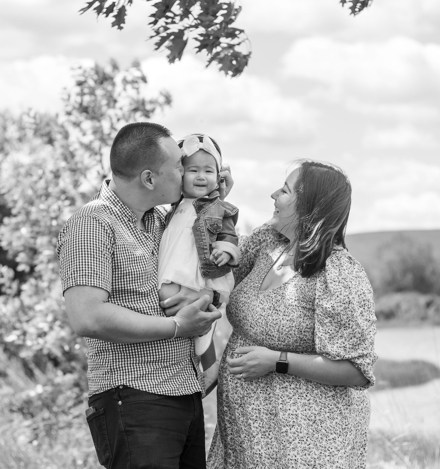 black and white family picture, photographer in schaumburg
