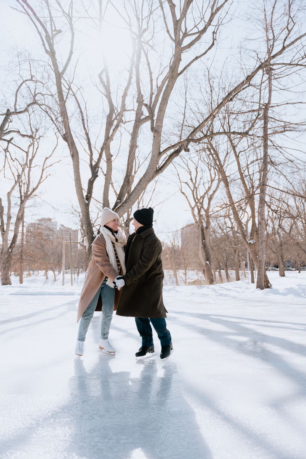 Séance photo de couple au parc Lafontaine à Montréal