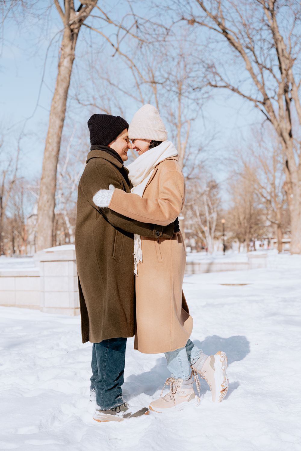 Séance photo de couple au parc Lafontaine à Montréal