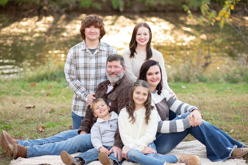 Family photography, Family poses, photographer, edwardsville, st charles, illinois, st. Louis, fall photoshoot, large family poses