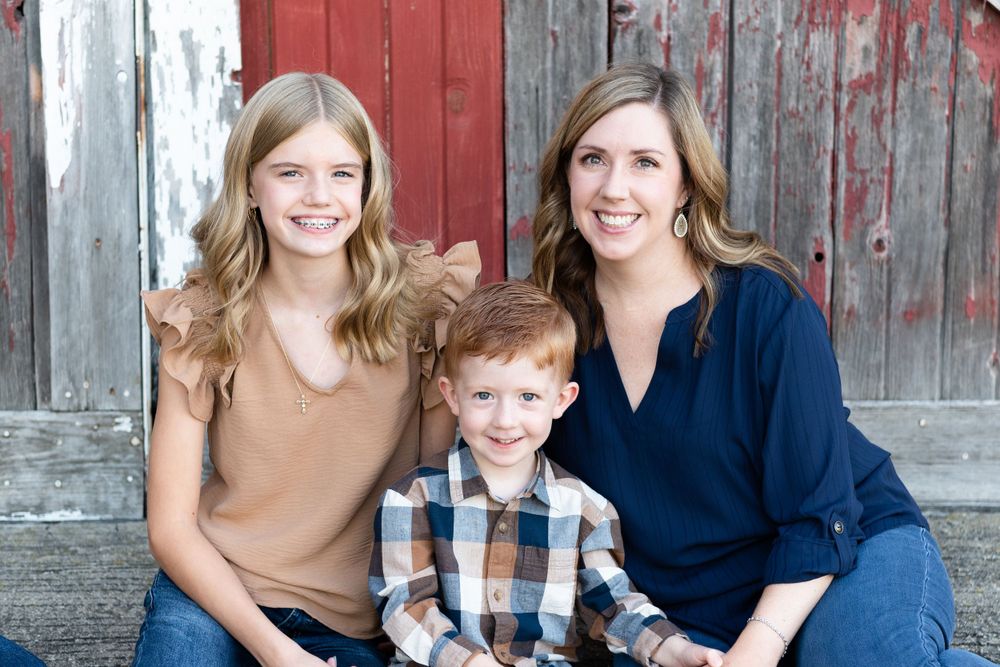 family photoshoot, photographer, Edwardsville, St. Charles, Illinois, St. Louis, Outdoor, candid natural, young kids