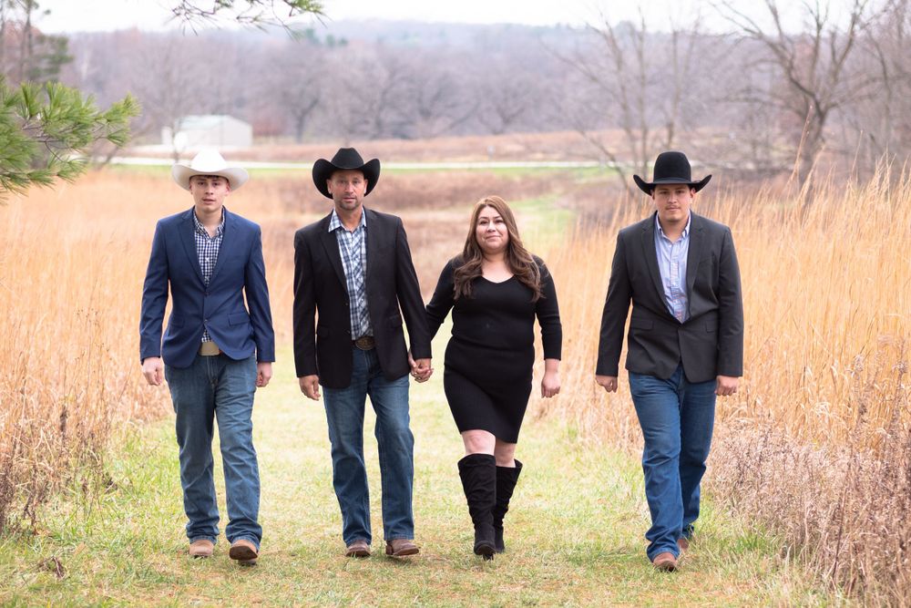 Family photography, Family poses, photographer, edwardsville, st charles, illinois, st. Louis, fall photoshoot, christmas Mini's