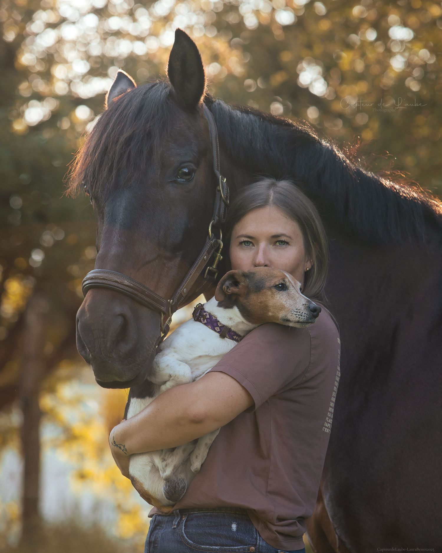 photo shooting portrait cheval cavalière propriétaire émotion amour fierté partage souvenirs chien famille ensemble