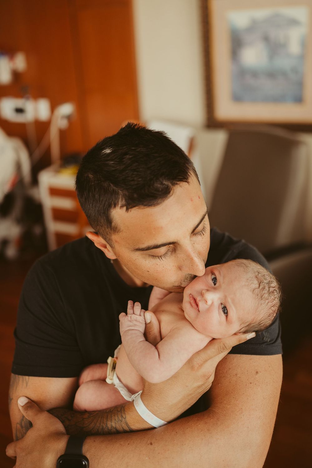 Fresh 48 session by Dayton, Ohio based newborn photographer Disney Magic Photography, serving Beavercreek, Bellbrook, Kettering and more.