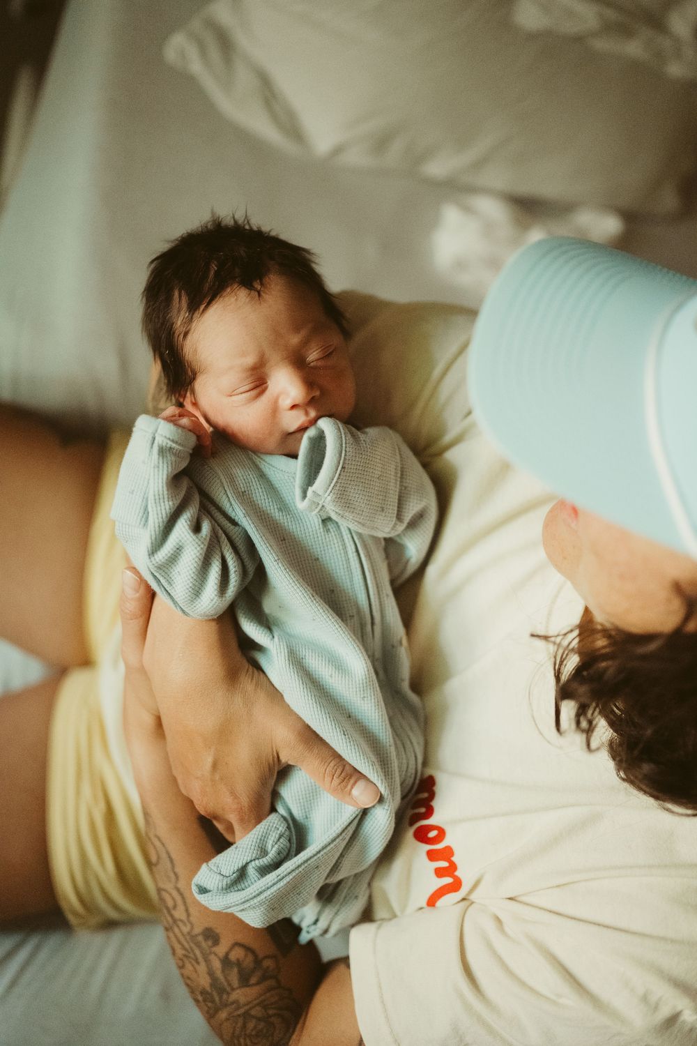 Fresh 48 session by Dayton, Ohio based newborn photographer Disney Magic Photography, serving Beavercreek, Bellbrook, Kettering and more.