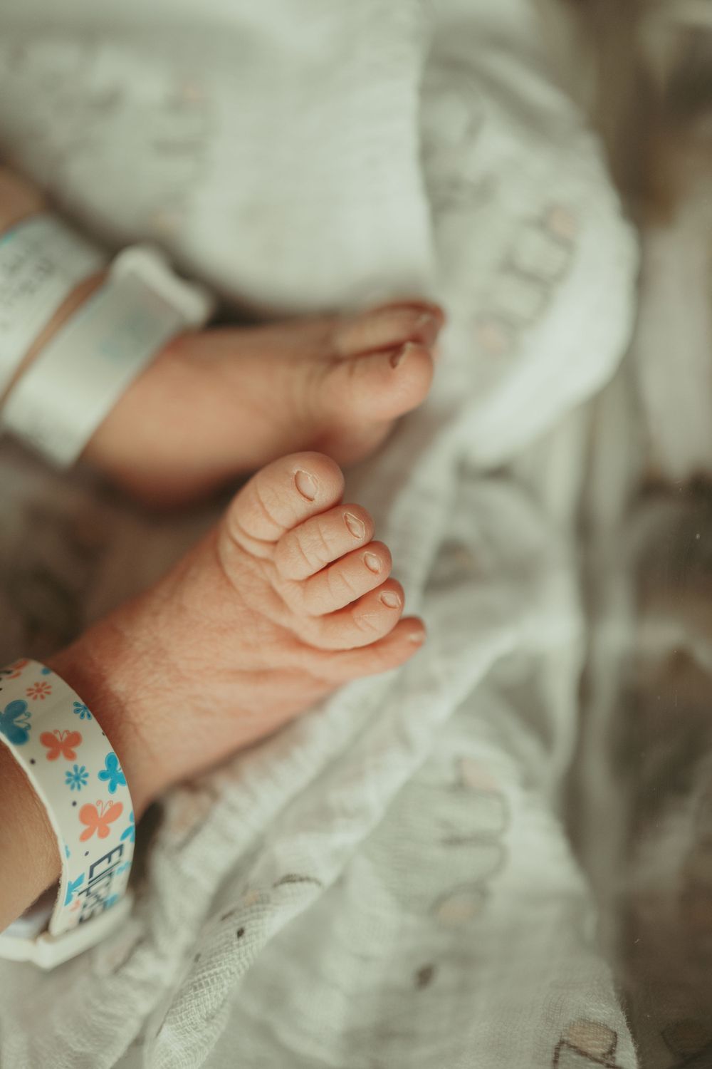 Baby toes by Clarksville Tennessee Fresh 48 hospital photographer Disney Magic Photography
