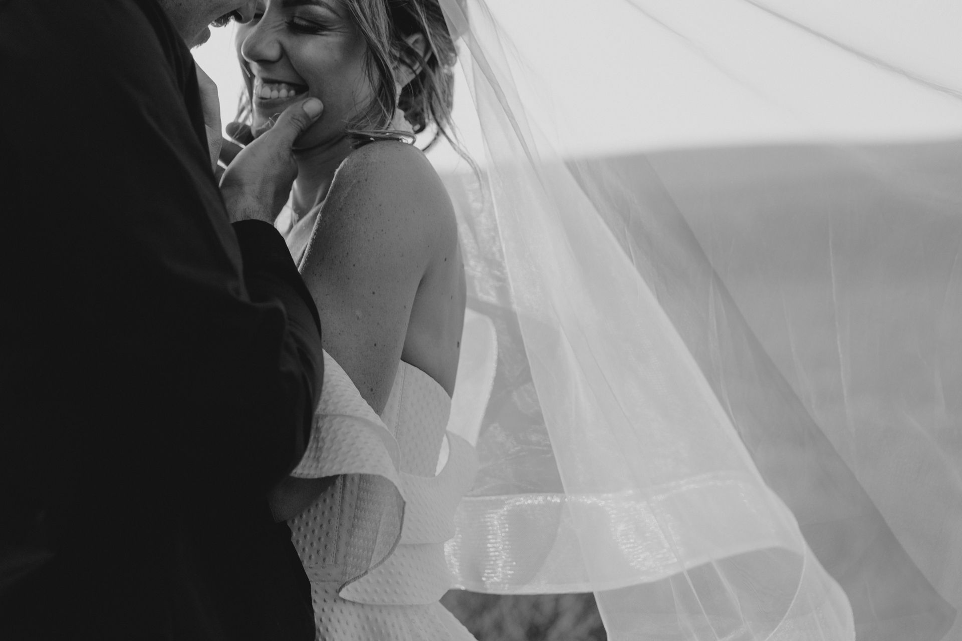 best wedding photo. best wedding photographer. beautiful bride. wedding dress. timeless bride. wedding trends. wedding