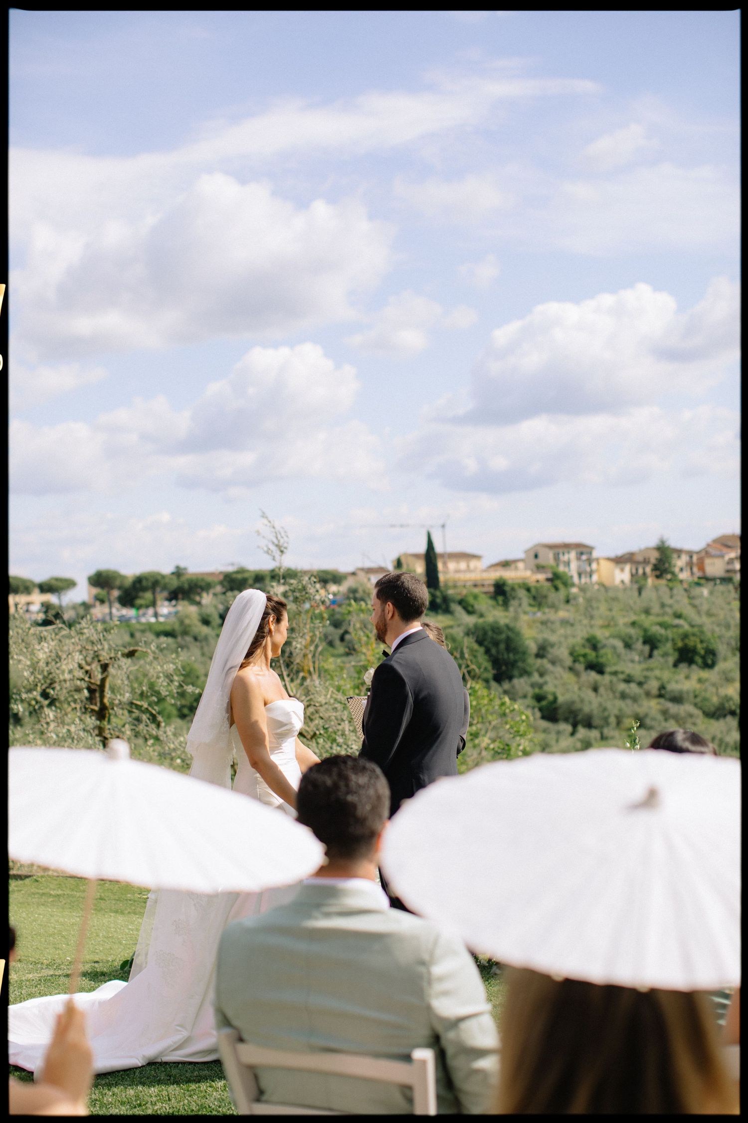 Charming al fresco dinner wedding in Rome: A delightful outdoor setting showcasing a romantic dinner under the stars