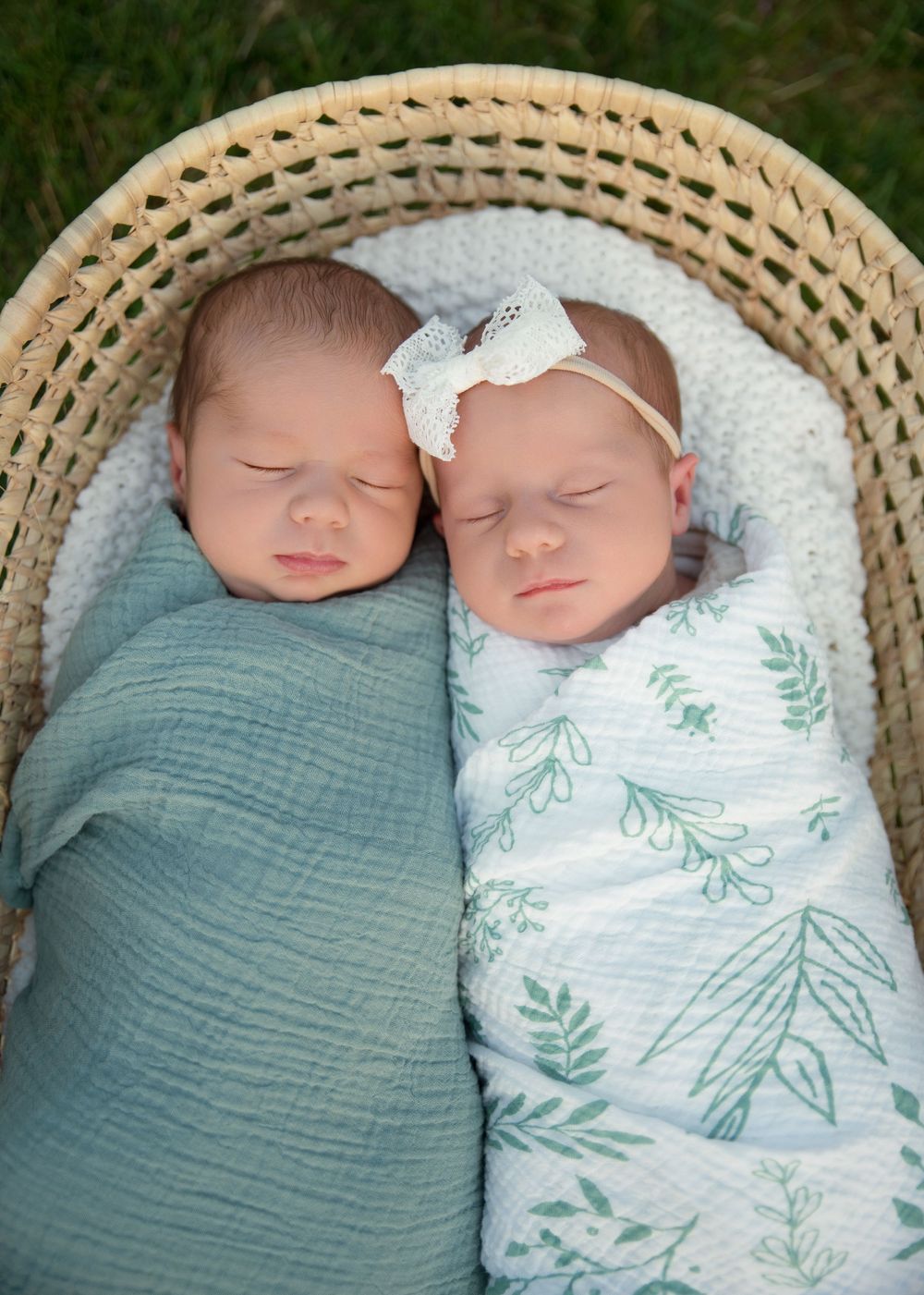 outdoor family newborn session downriver michigan
