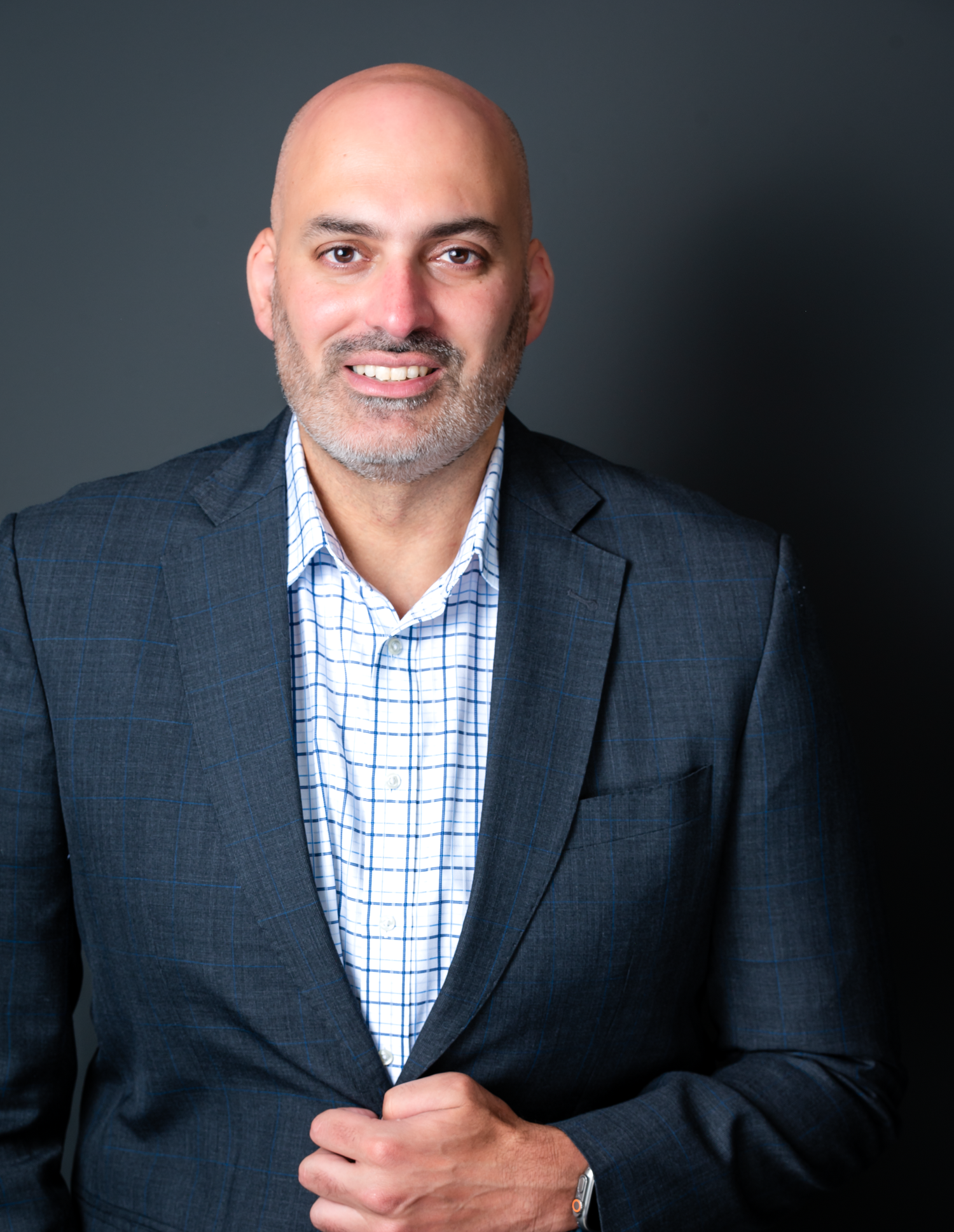 High-End "Modern LinkedIn headshot for men in the DMV area shot with Profoto softboxes for a natural yet professional feel."