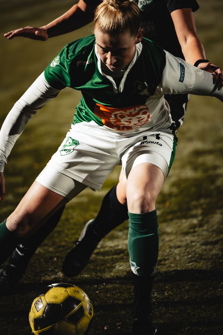 Dames / Vrouwen voetbalteam DWP VR1