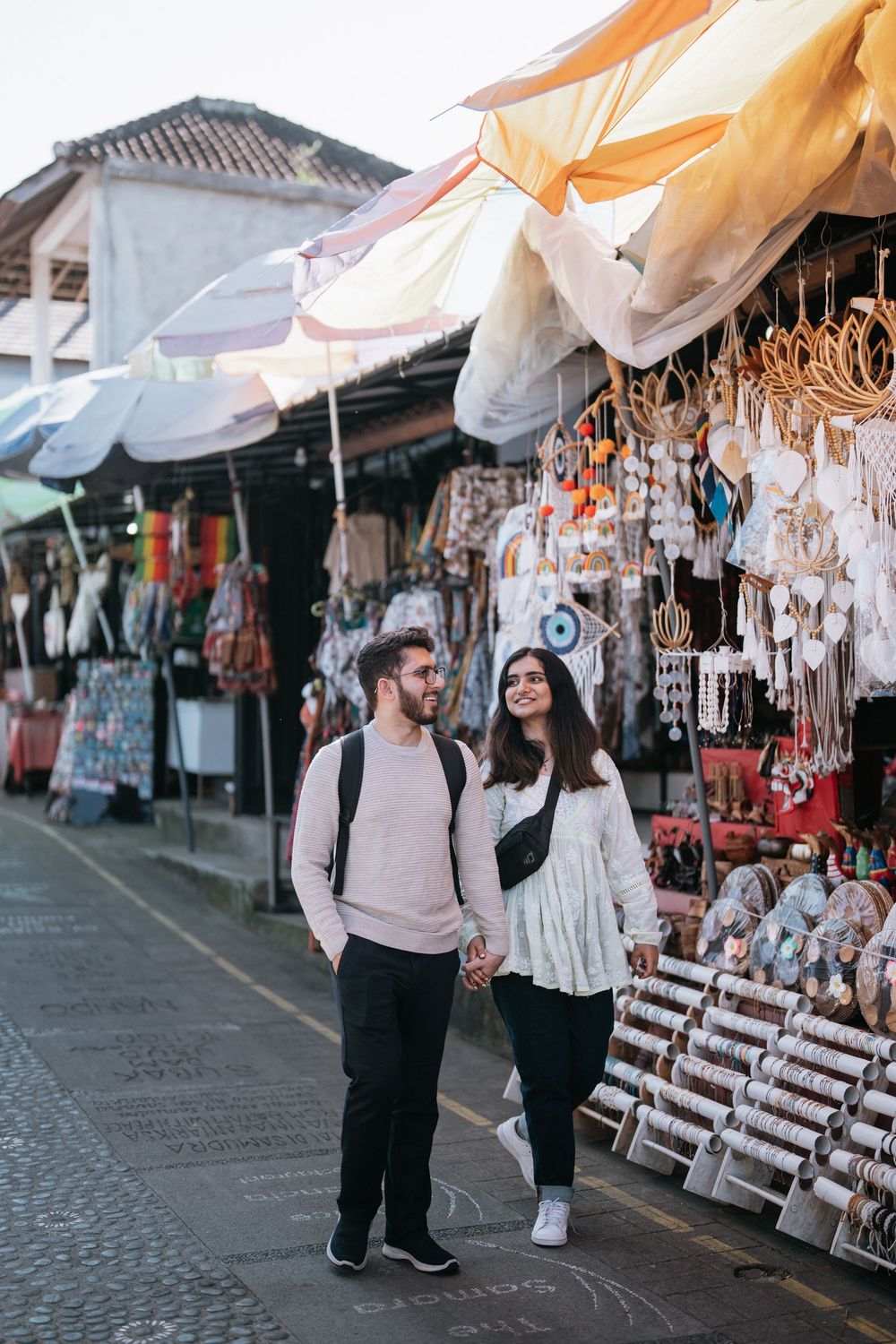 Couple photoshoot services at Ubud Art Market.