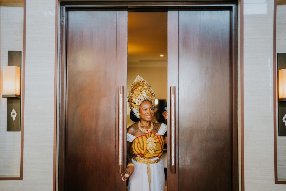 Solo traditional Balinese costume photoshoot at Samabe Suites Bali