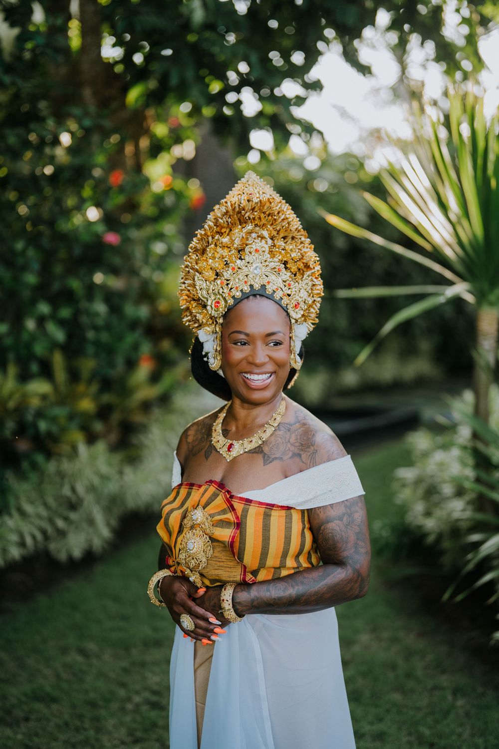 Solo traditional Balinese costume photoshoot at Samabe Suites Bali