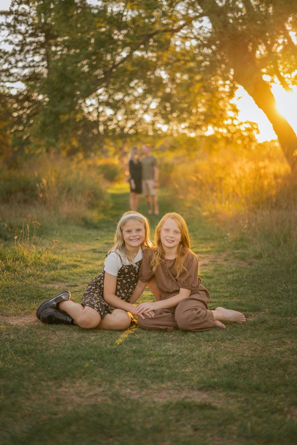 golden hour photo, golden hour photography, sunbeams, family photography