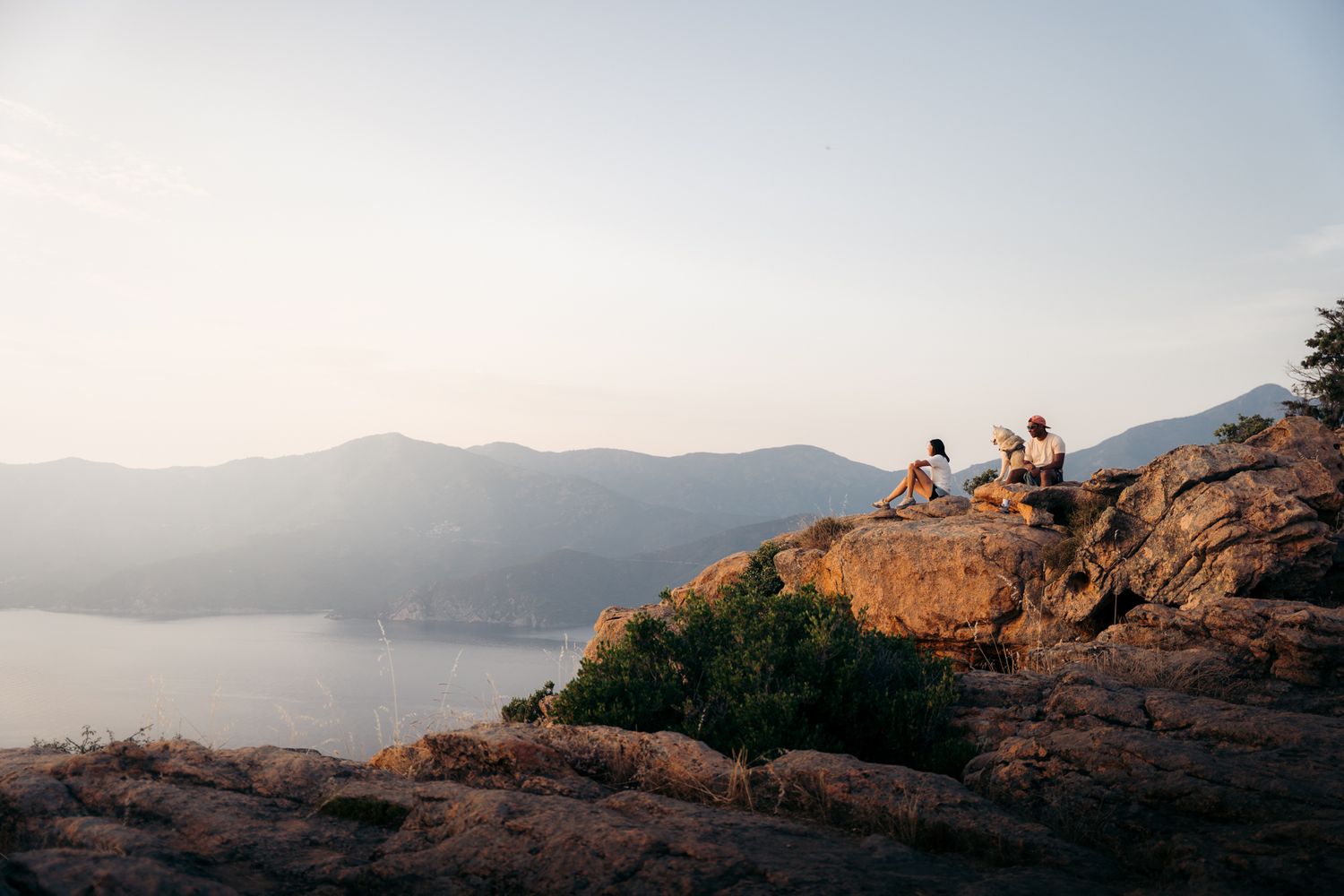 coucher de soleil chateau fort falaise des calanques de piana proche de la tête de chien