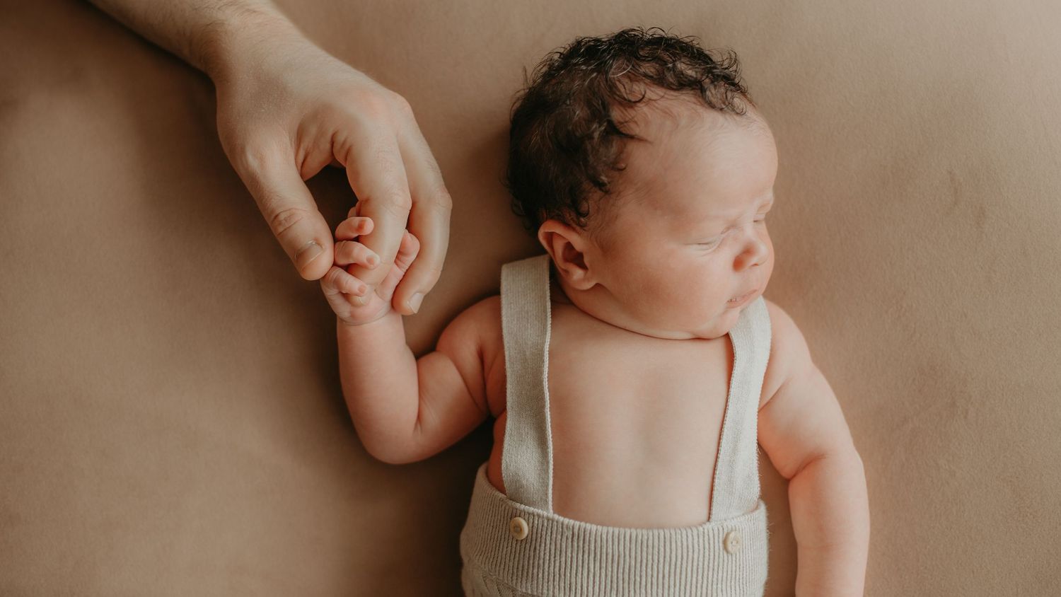 Natural newborn photography in South-East London home