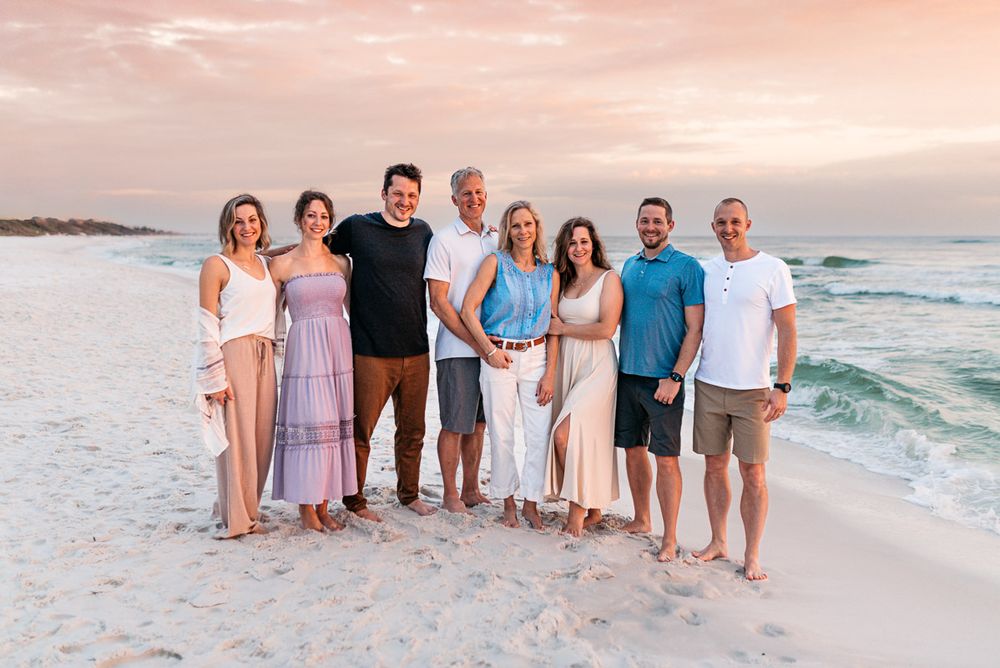 Spring time Photography specials near 30A, Henderson Beach, Destin Florida. Large family photographer captures beautiful family portraits.