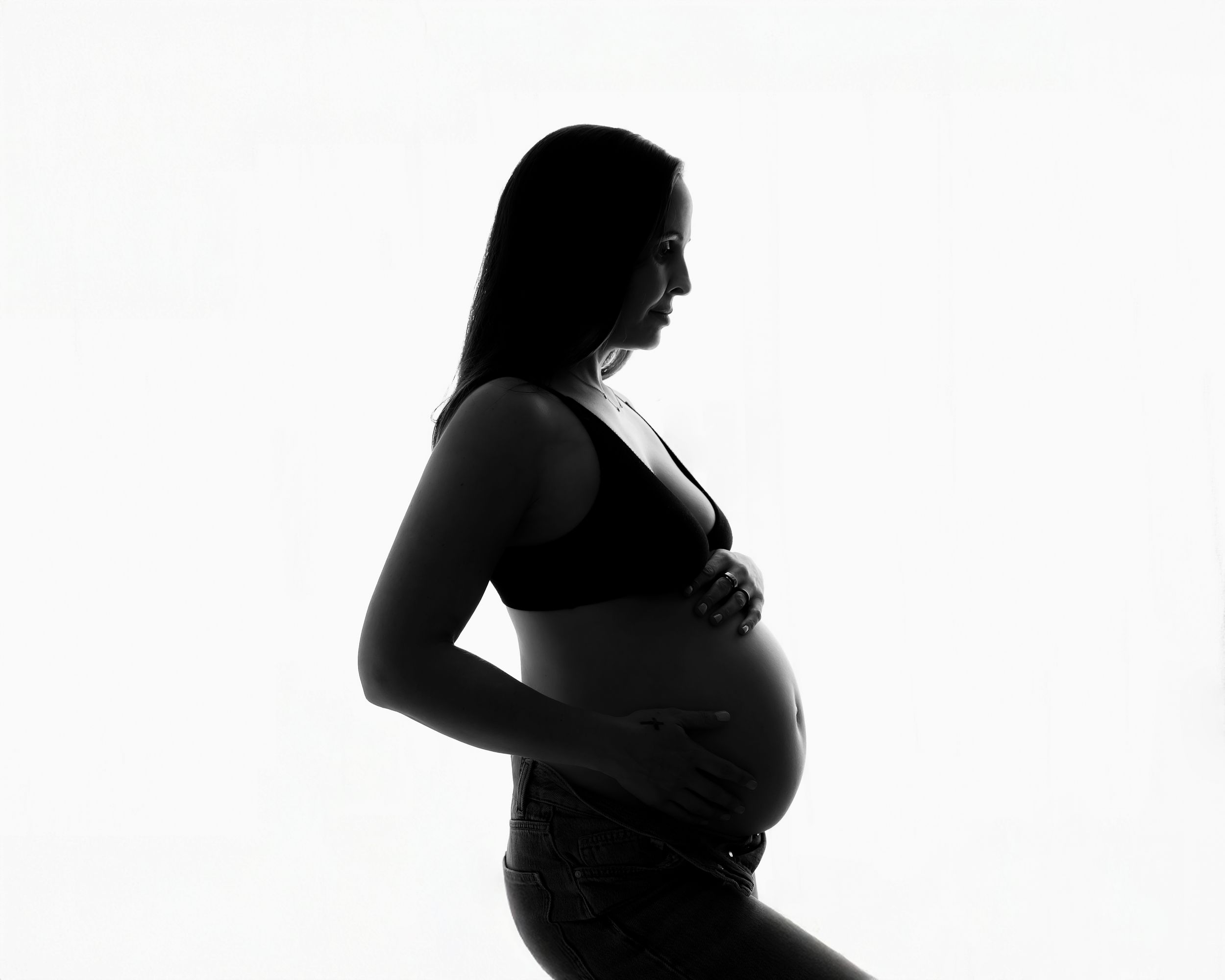 Natural maternity photography with soft, neutral styling
