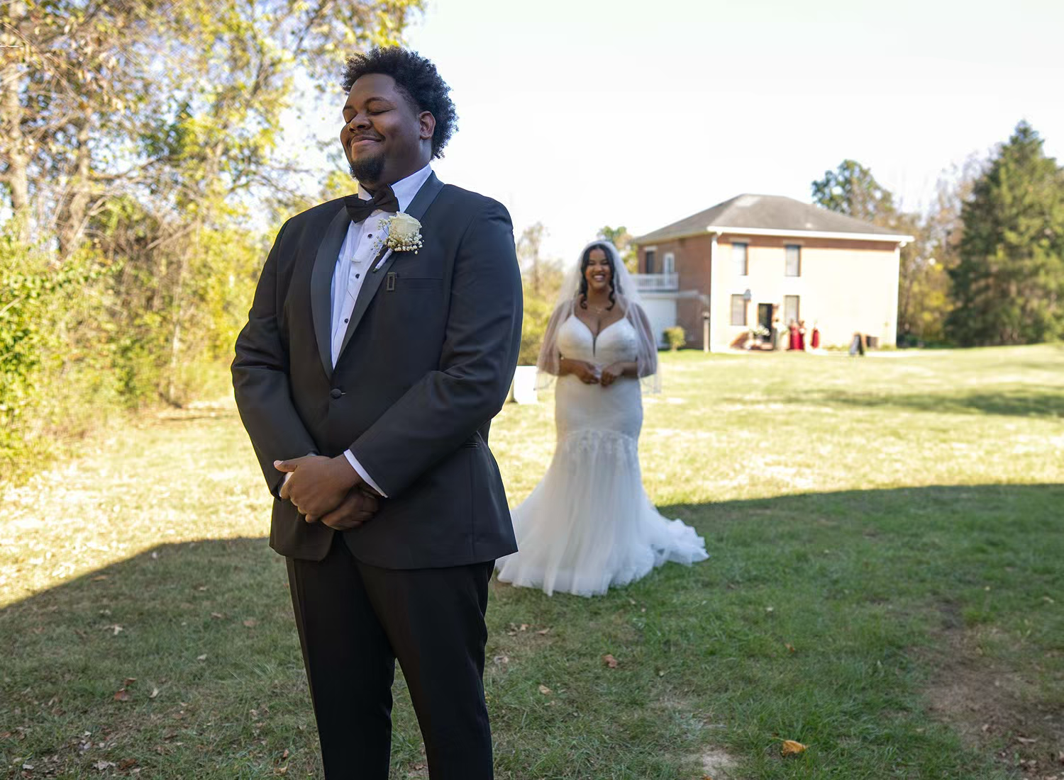 Alum Creek Farm Wedding outdoor first look