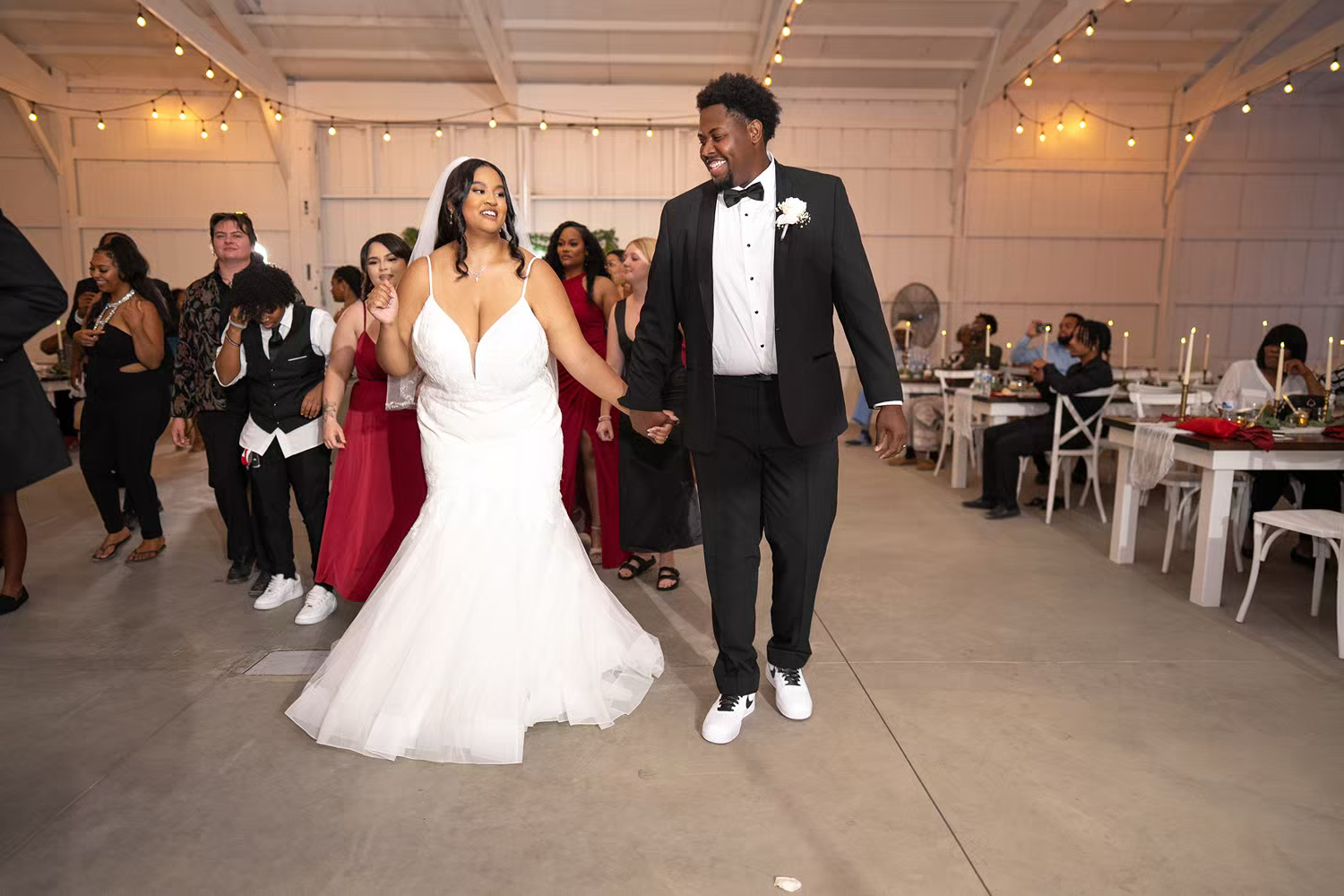 Newlyweds dance together at Alum Creek Farm Wedding