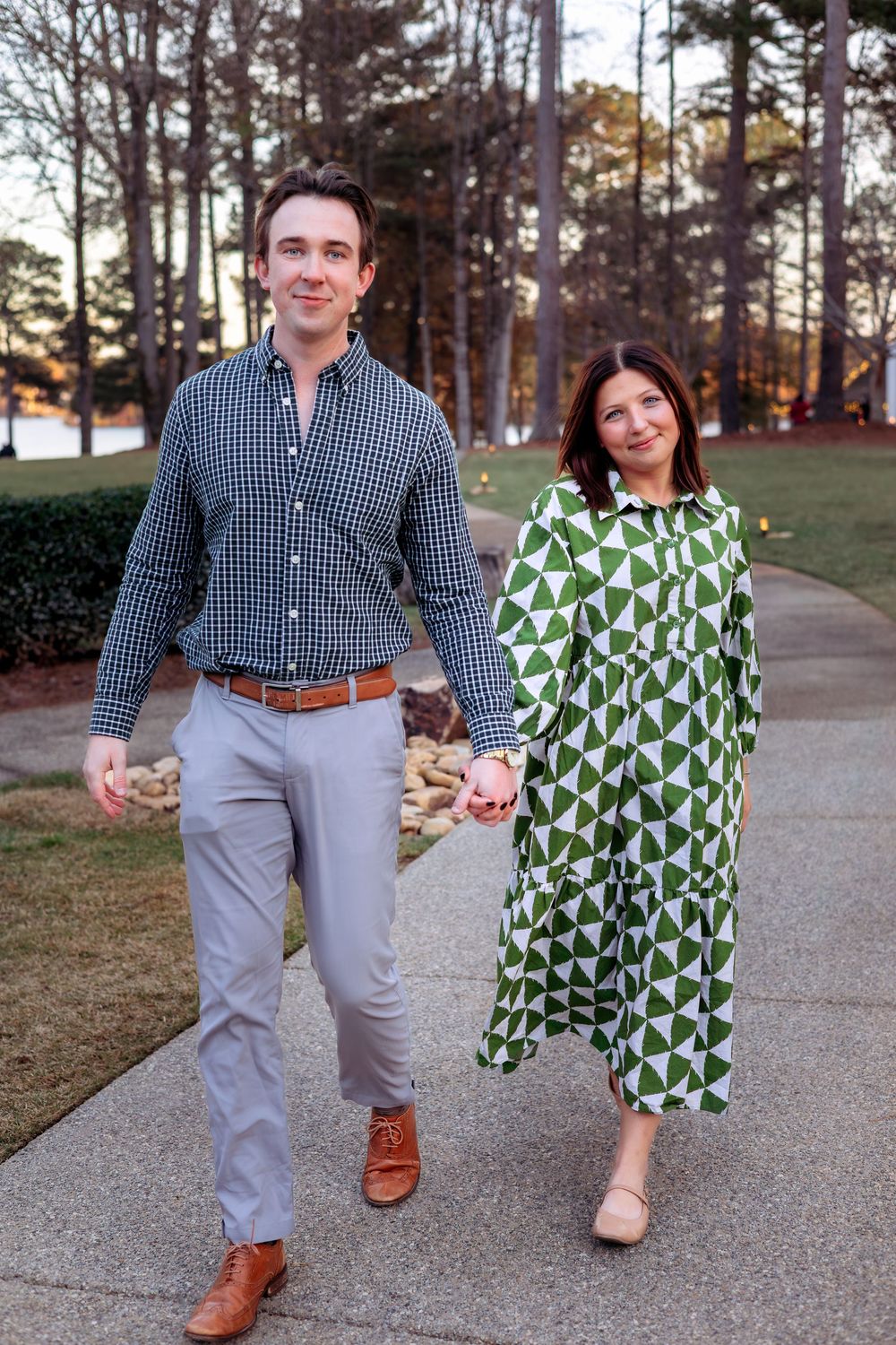 Romantic lakeside engagement photos at Lake Oconee resort
