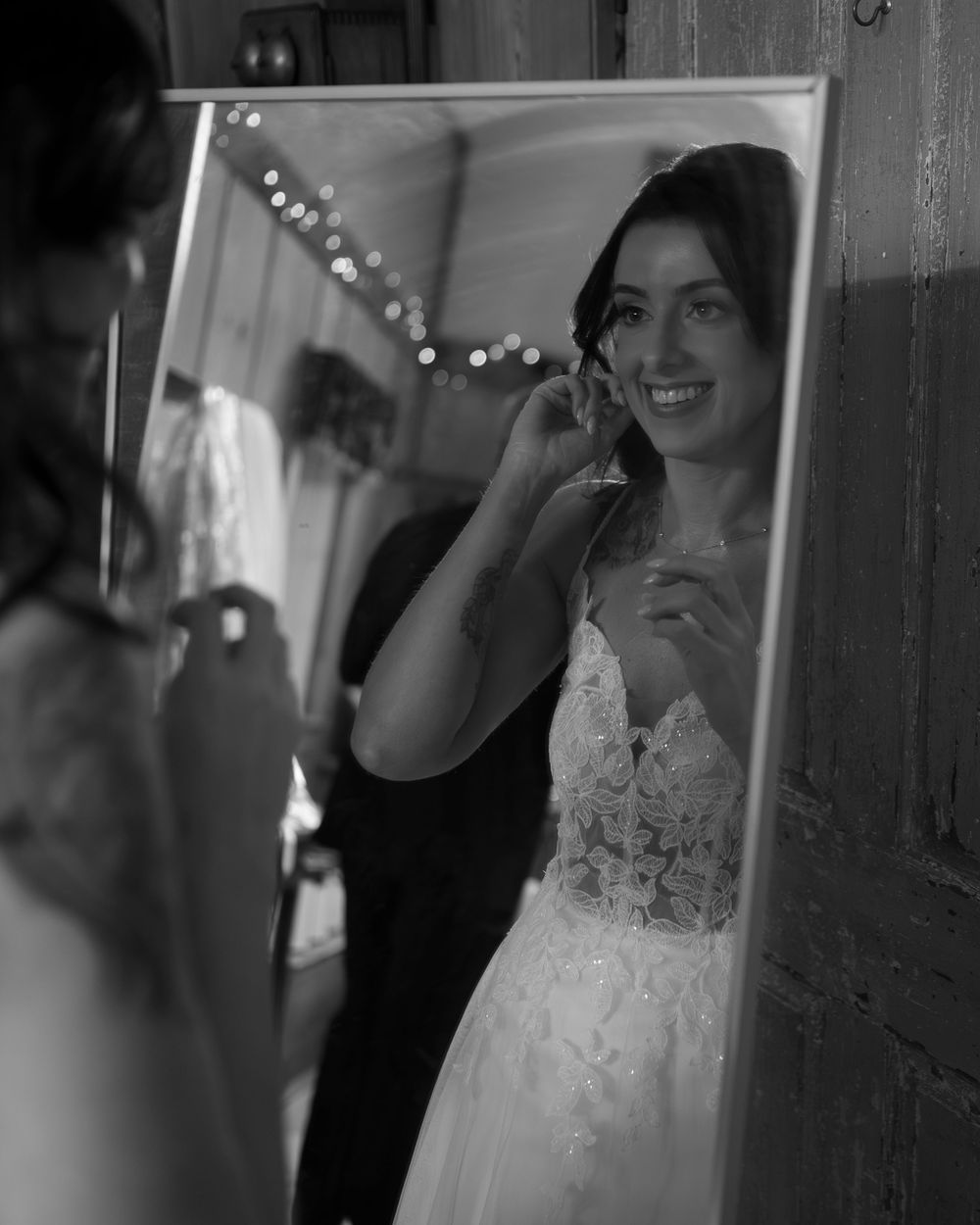 New Hampshire wedding photographer capturing bride getting ready at Josias River Farm summer wedding