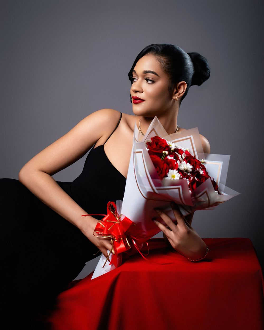 rosa rojas 

fotógrafo de cumpleaños en Santo Domingo

fotos de cumpleaños fondo neutro
