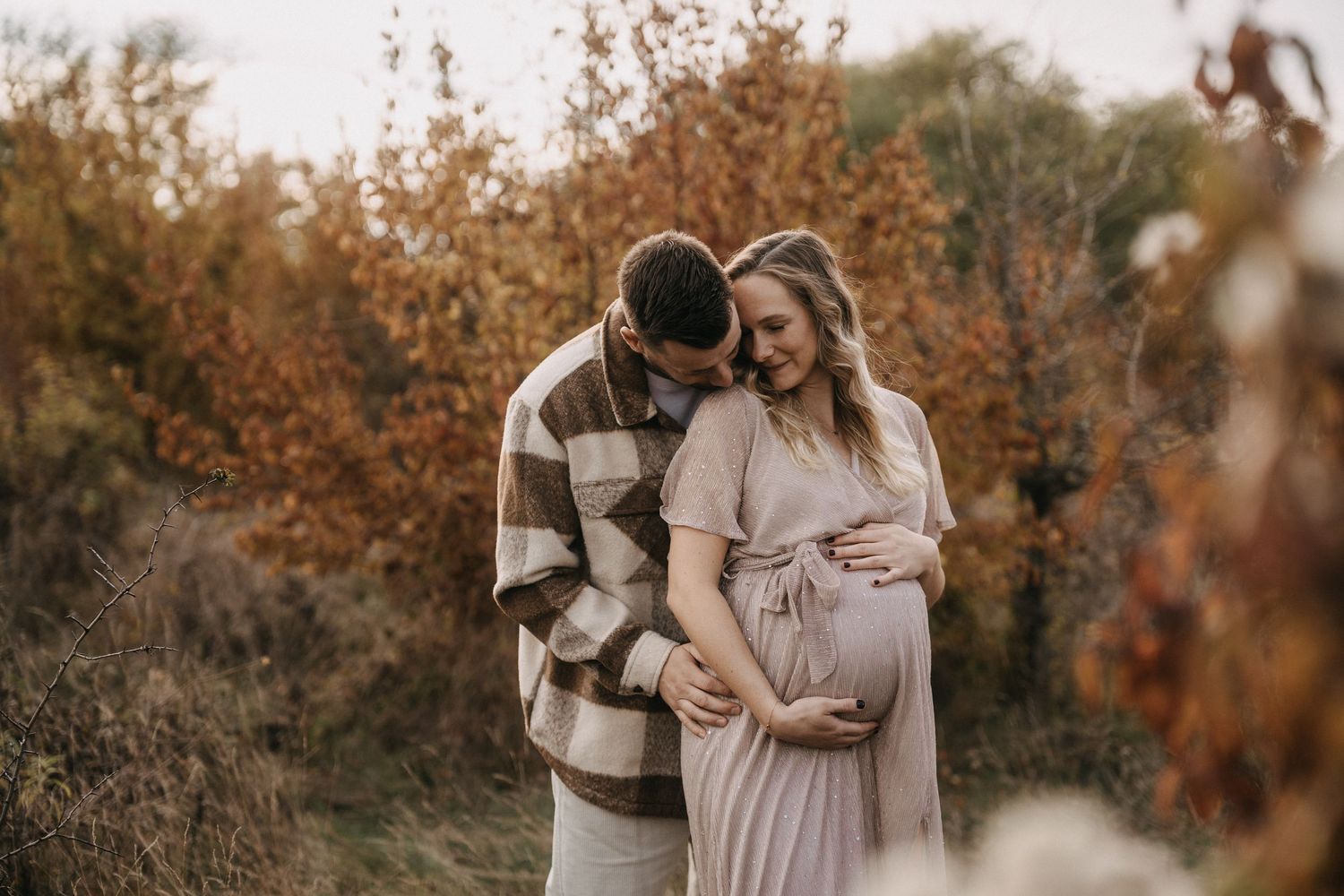 Babybauch Shooting in Wien mit Partner – emotionale Schwangerschaftsfotos